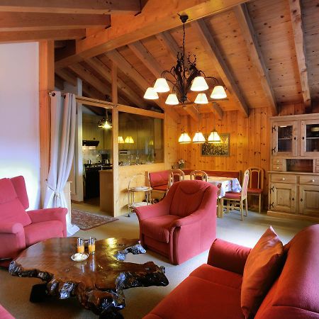 Cosy 3.5 Piece A Taesch Apartment Bagian luar foto