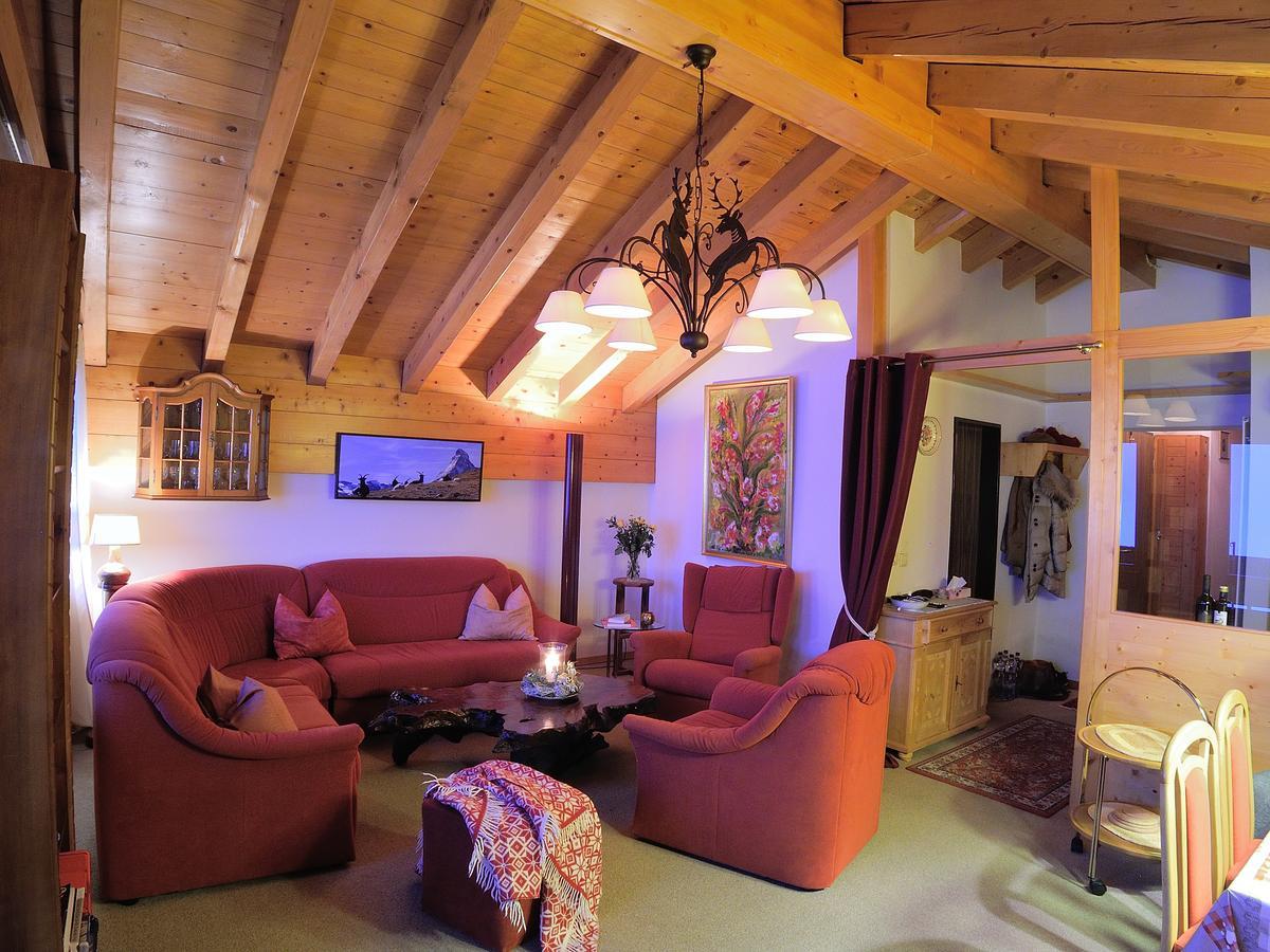 Cosy 3.5 Piece A Taesch Apartment Bagian luar foto